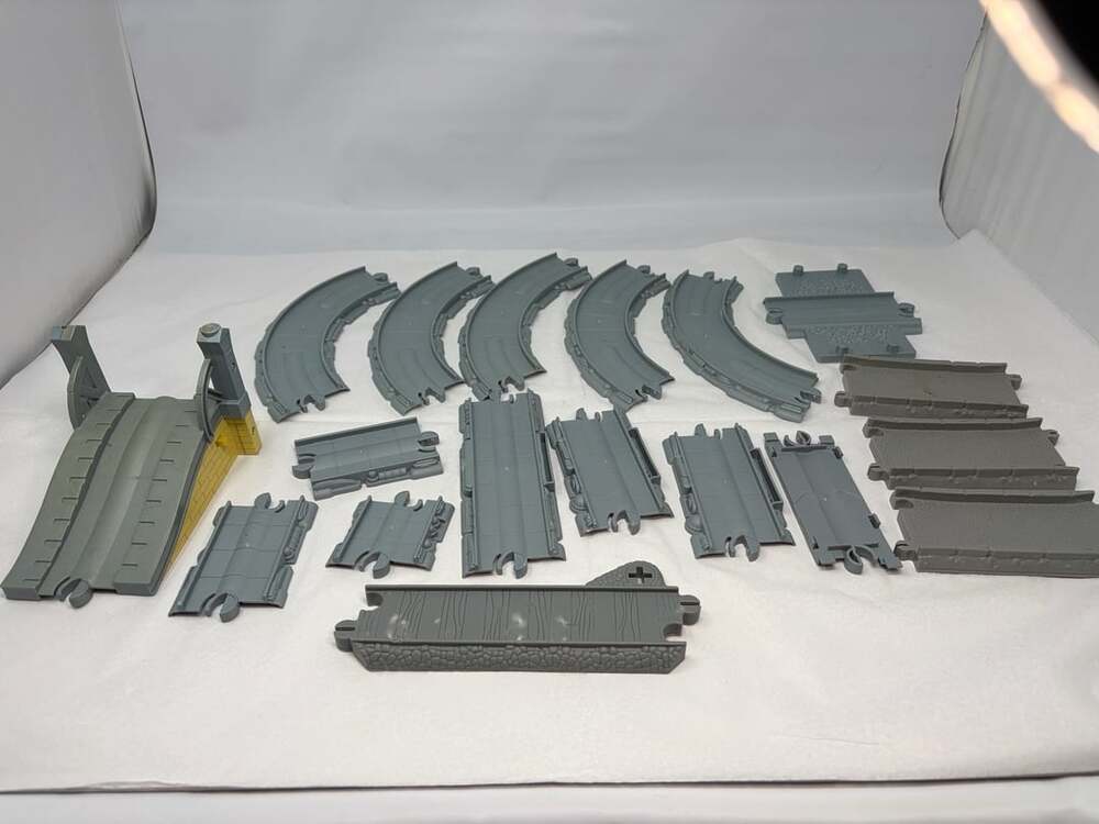 Thomas & Friends TrackMaster Blue-grey-Track Lot 18-curves,straight lite bridge